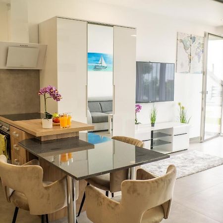 Panorama Superior Apartments - Pool, Garden, Parking บาลาโตนัลมาดี ภายนอก รูปภาพ