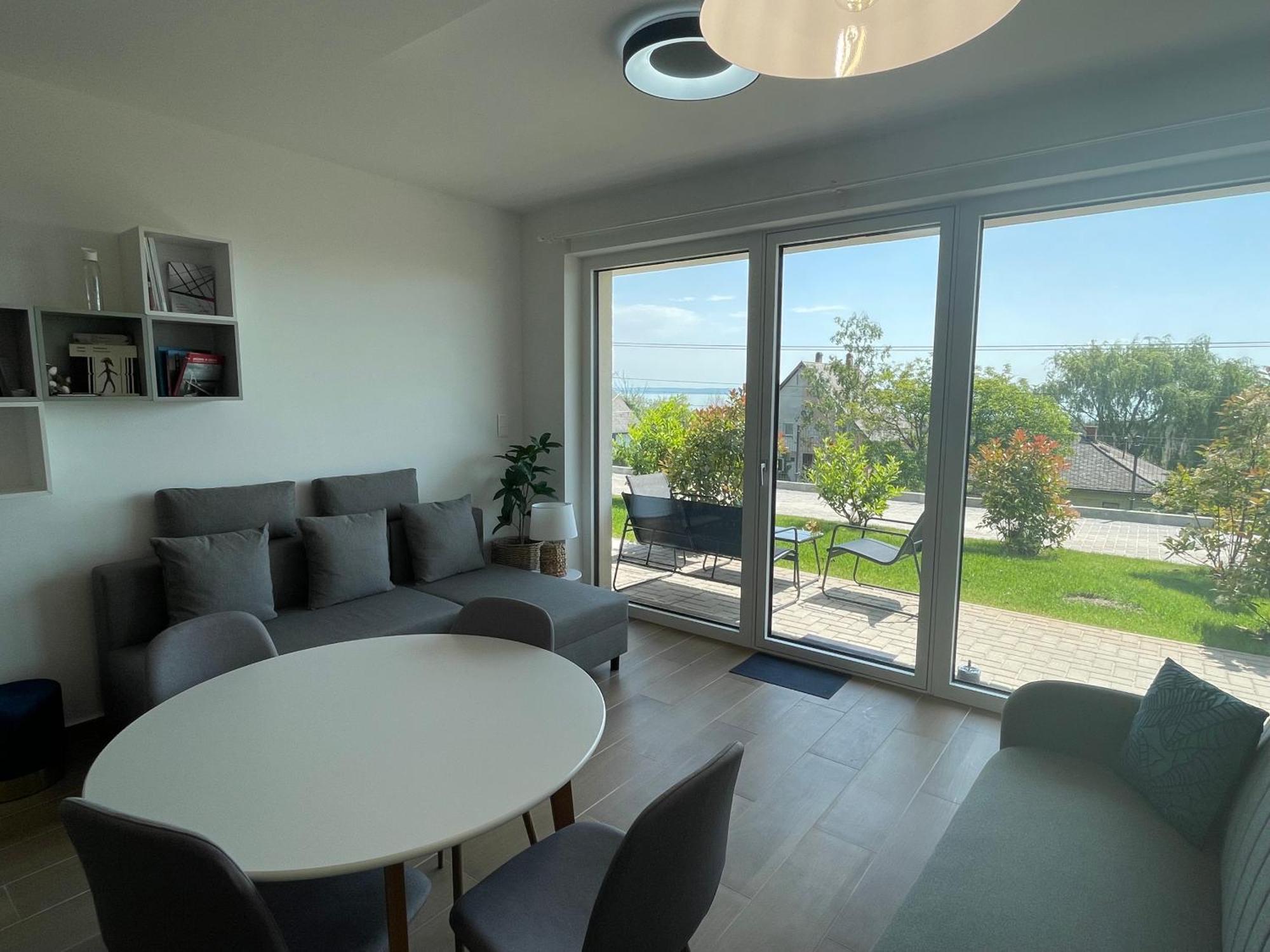 Panorama Superior Apartments - Pool, Garden, Parking บาลาโตนัลมาดี ภายนอก รูปภาพ