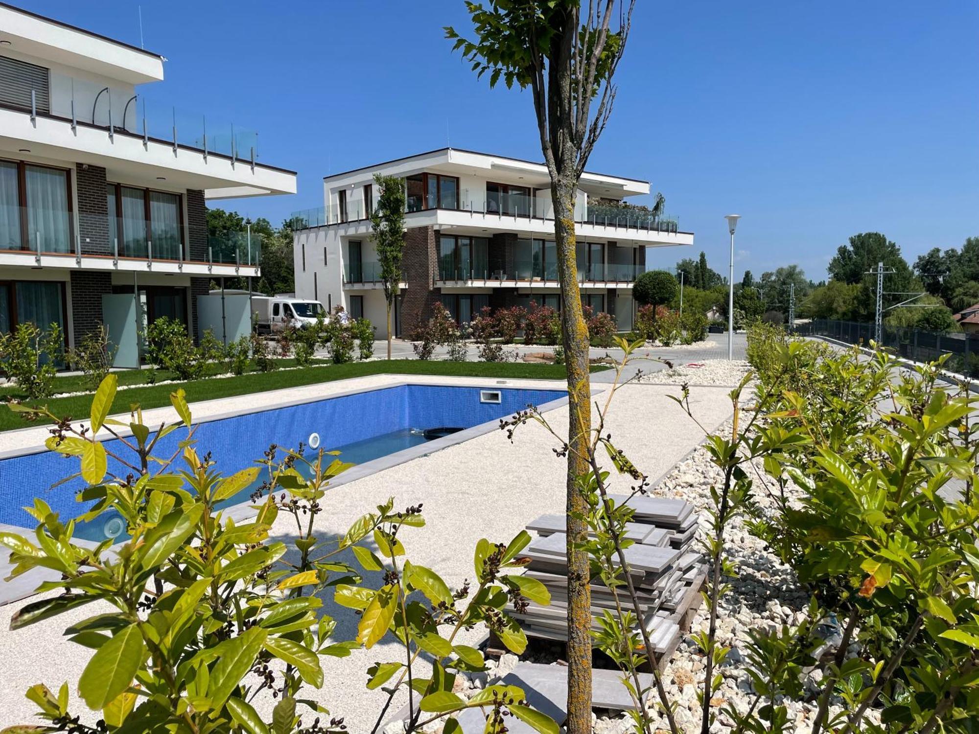 Panorama Superior Apartments - Pool, Garden, Parking บาลาโตนัลมาดี ภายนอก รูปภาพ